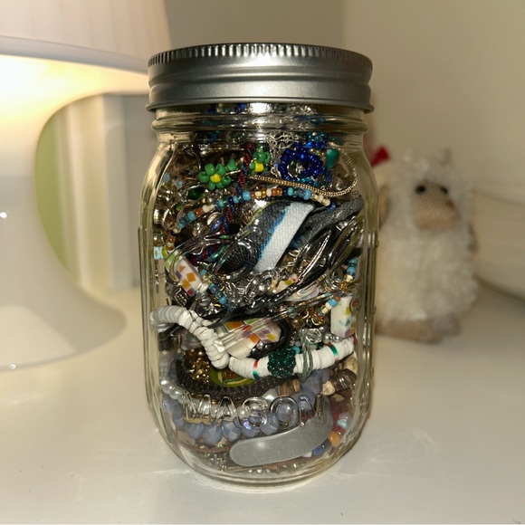 SOLD Mystery jewelry jar - Picture 2 of 4